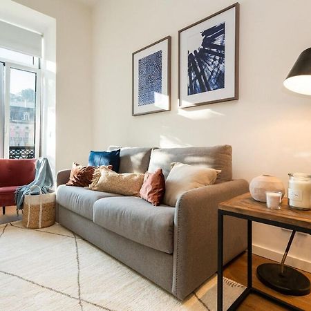Graceful Design Studio With Romantic View Lisbon Luaran gambar