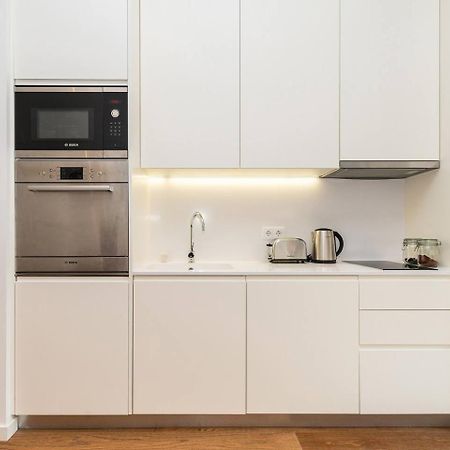 Graceful Design Studio With Romantic View Lisbon Luaran gambar
