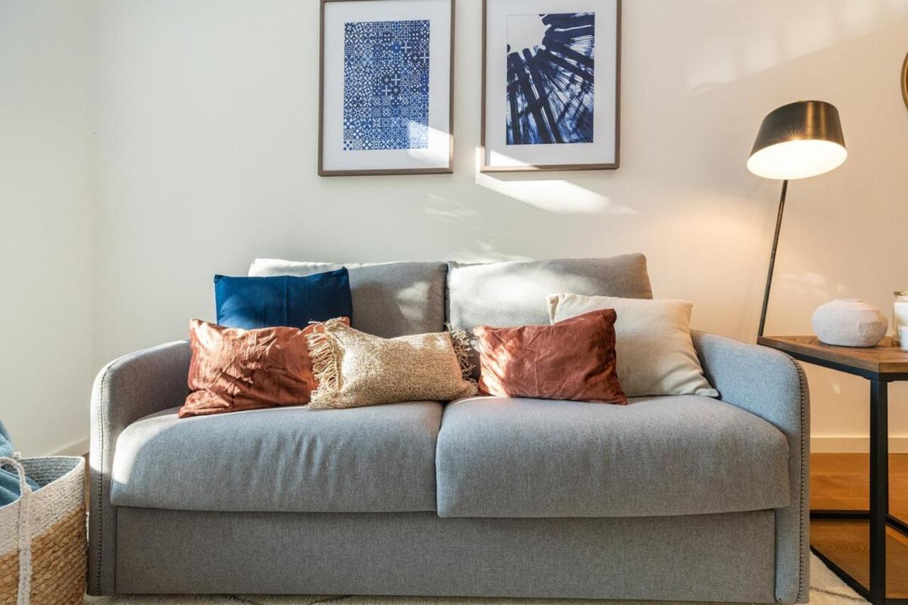 Graceful Design Studio With Romantic View Lisbon Luaran gambar