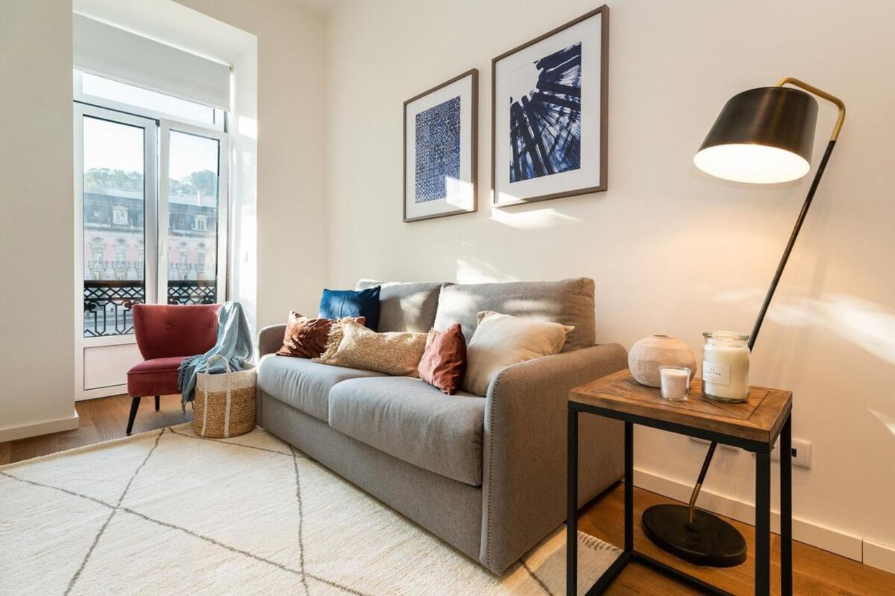 Graceful Design Studio With Romantic View Lisbon Luaran gambar