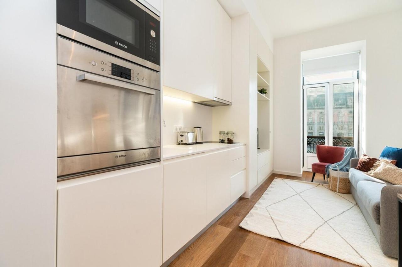 Graceful Design Studio With Romantic View Lisbon Luaran gambar