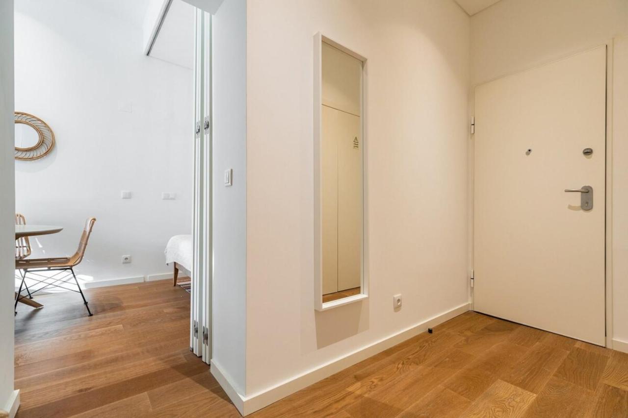 Graceful Design Studio With Romantic View Lisbon Luaran gambar