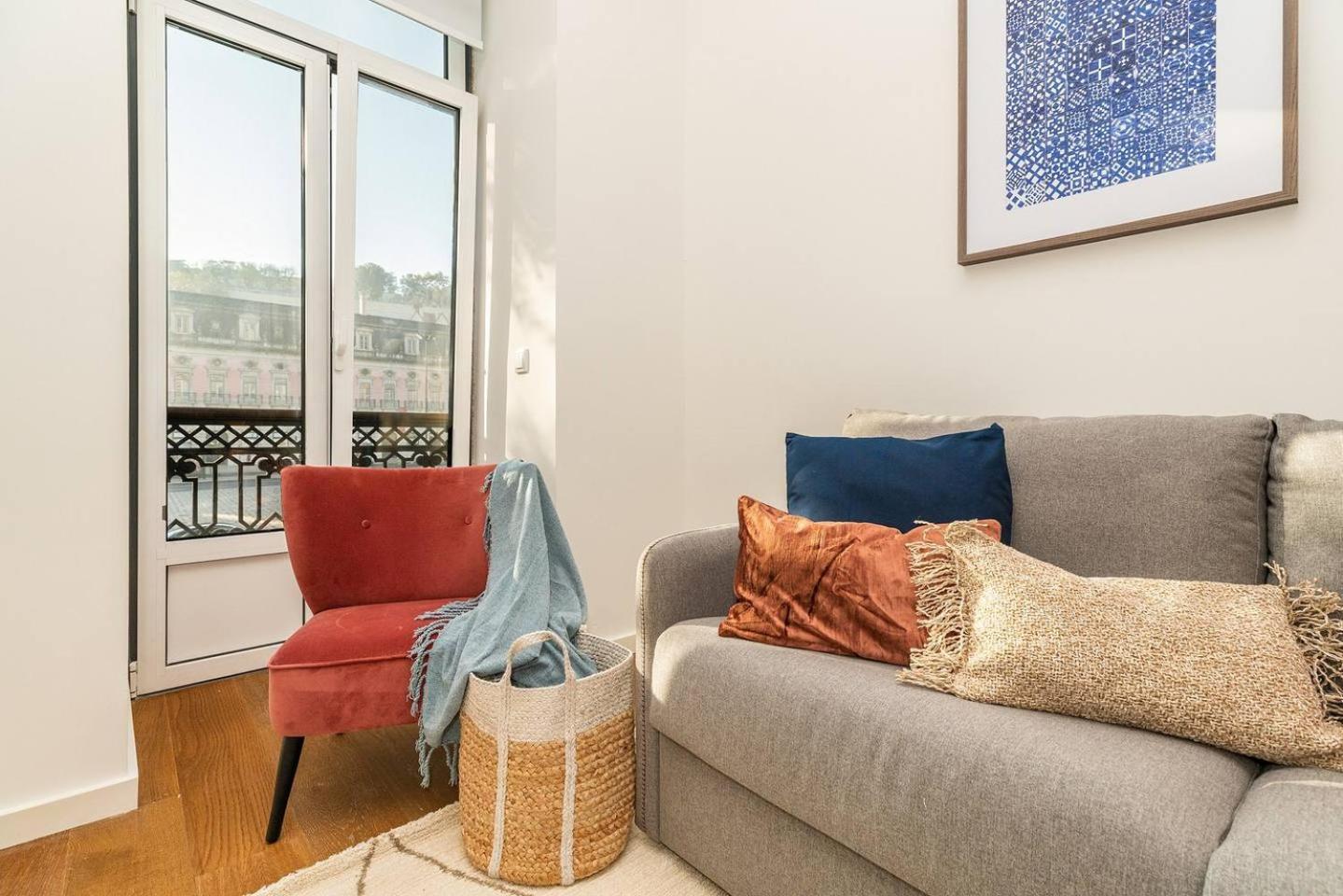 Graceful Design Studio With Romantic View Lisbon Luaran gambar