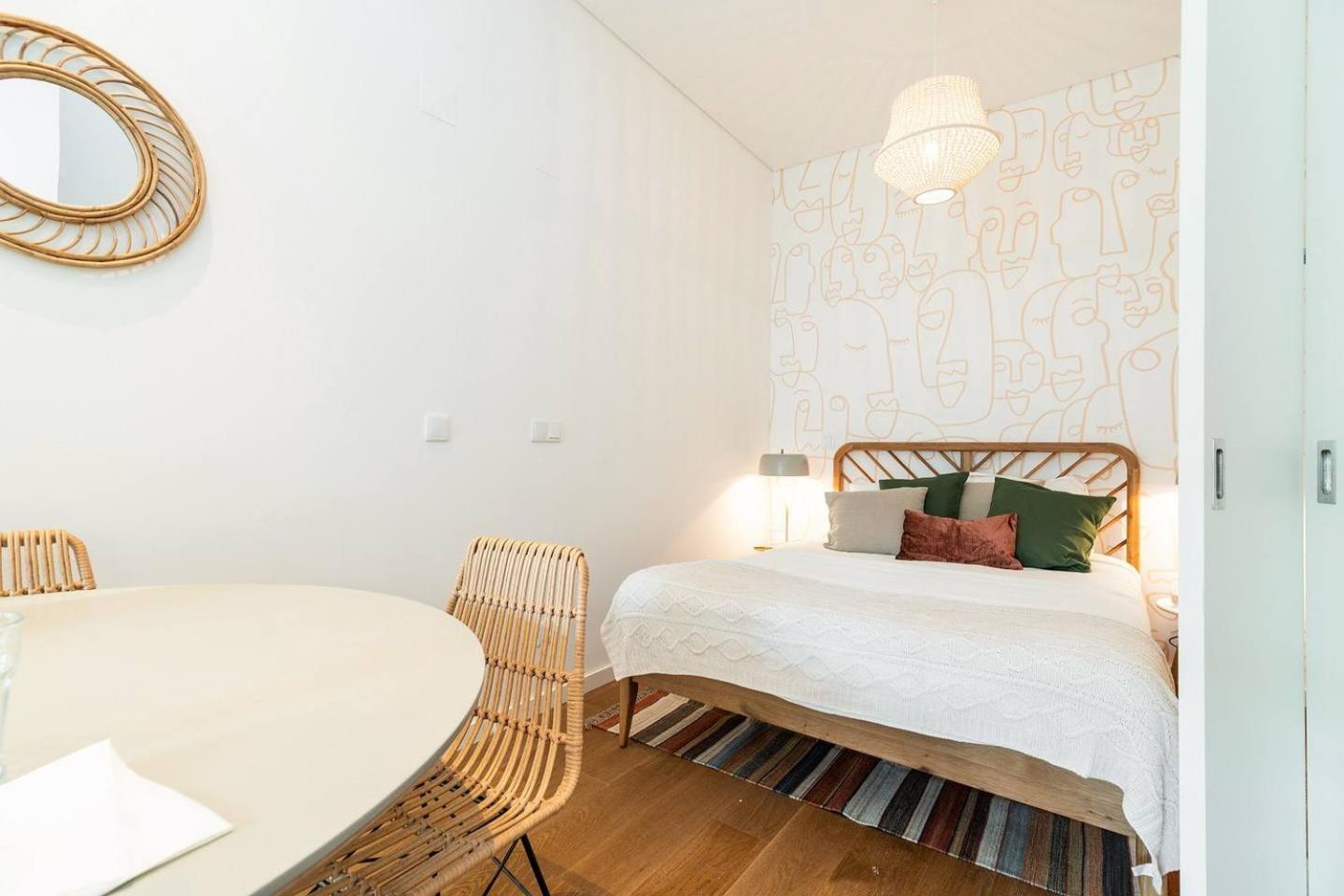 Graceful Design Studio With Romantic View Lisbon Luaran gambar