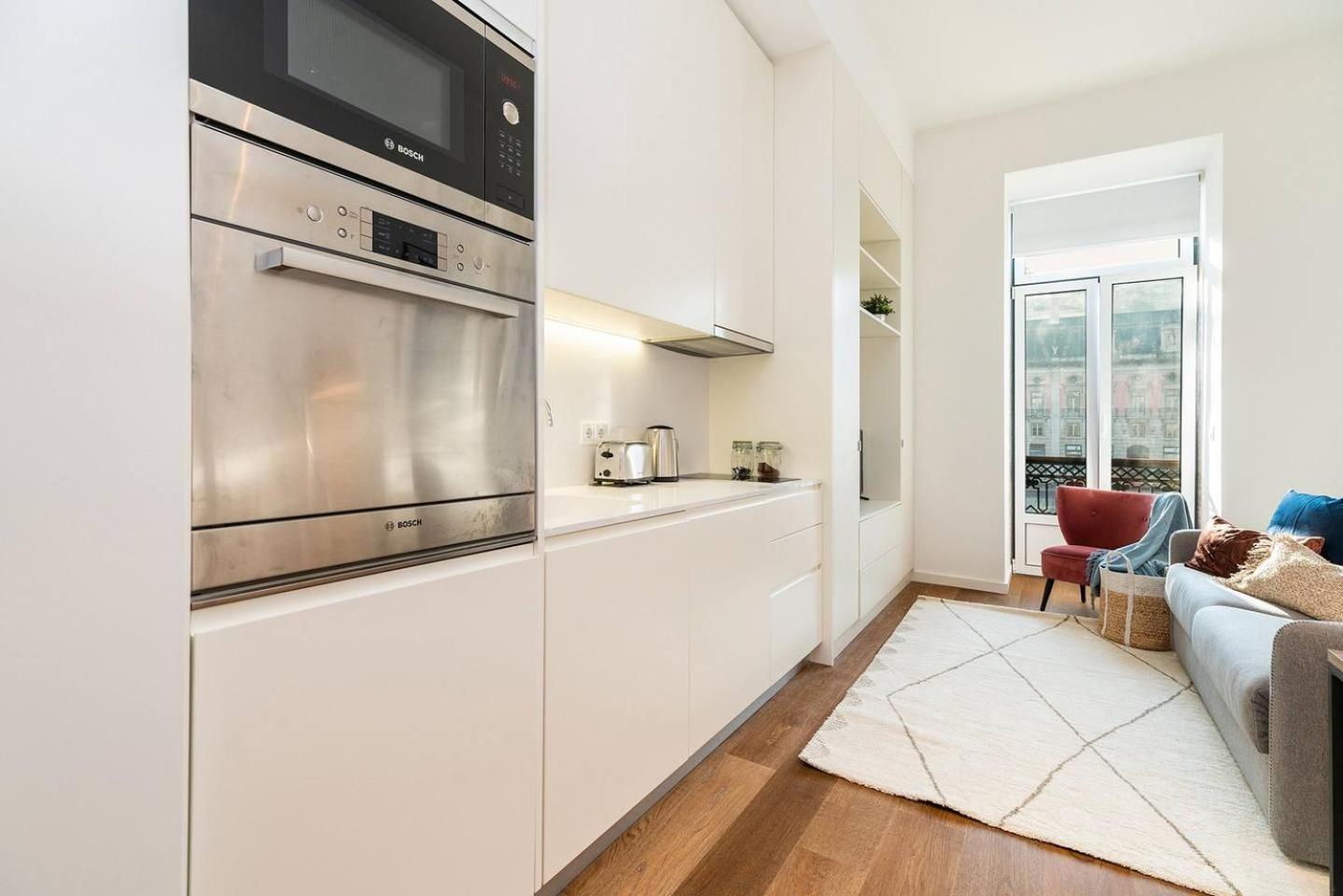 Graceful Design Studio With Romantic View Lisbon Luaran gambar